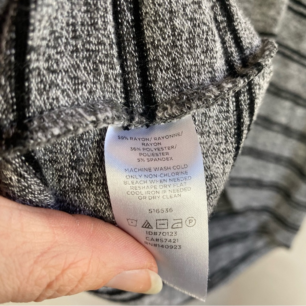 Lou & Gray Striped Hi-Low Long Sleeve Top M - Picture 4 of 5